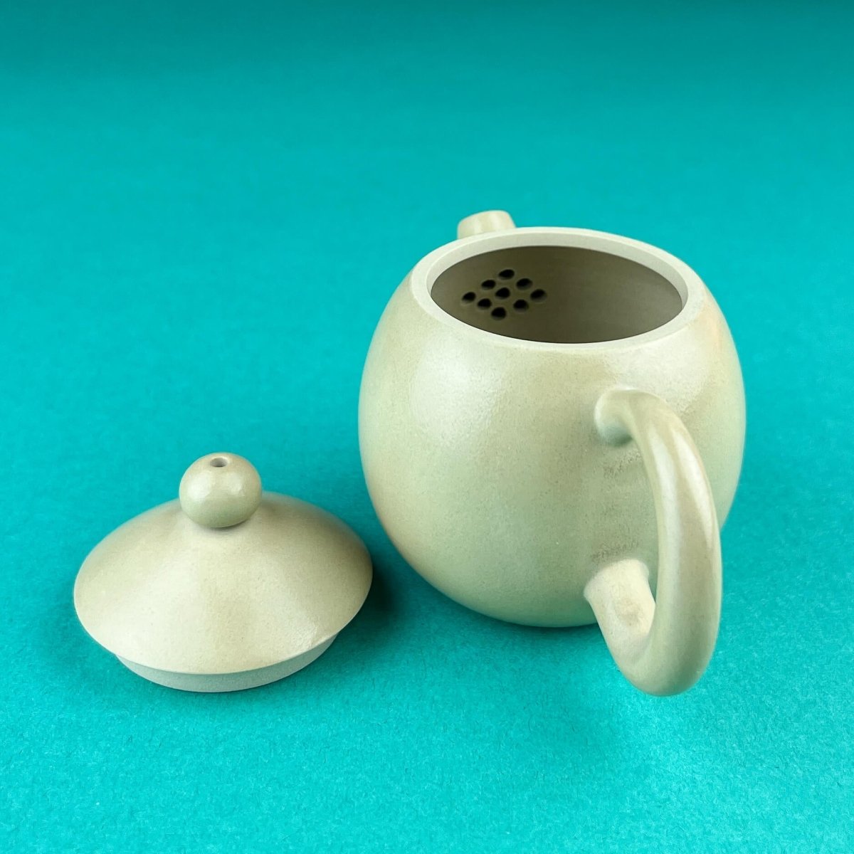 White Jianshui Dragon Egg Style Teapot